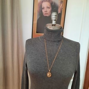 Le chateau wool turtleneck size S